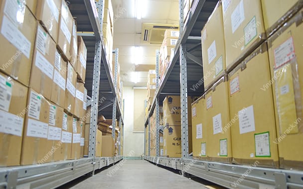 kệ kho trung tải ở Vũng Tàu