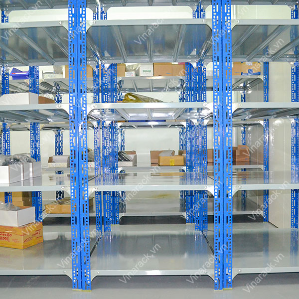 Kệ sắt để hàng nhẹ trong nhà kho